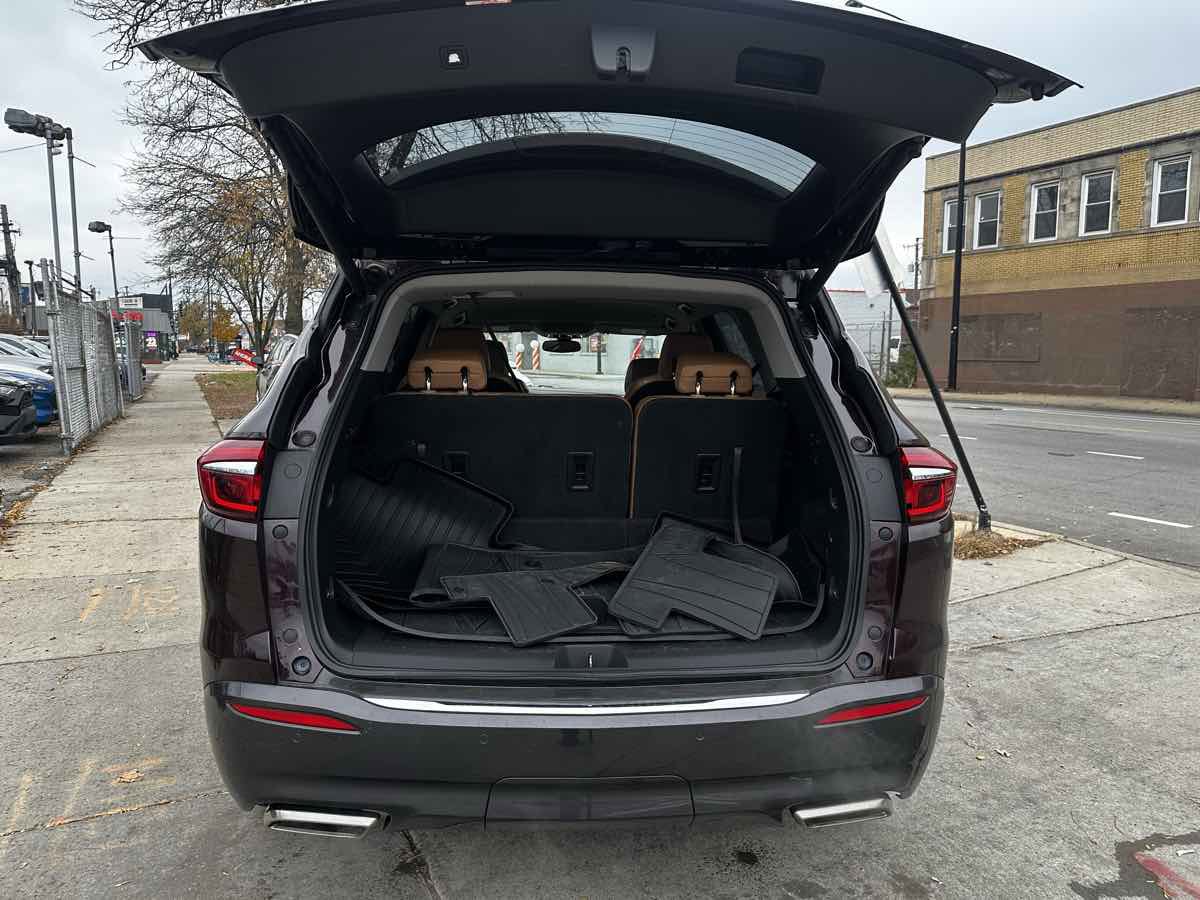 Used 2018 Buick Enclave Essence image 20