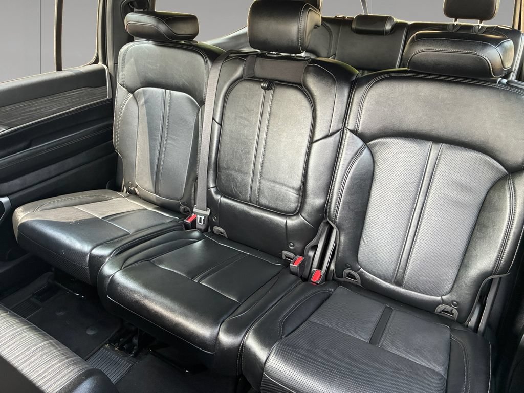 Used 2024 Jeep Wagoneer Series II w/ Flexible Seating Group AWD/4WD image 16
