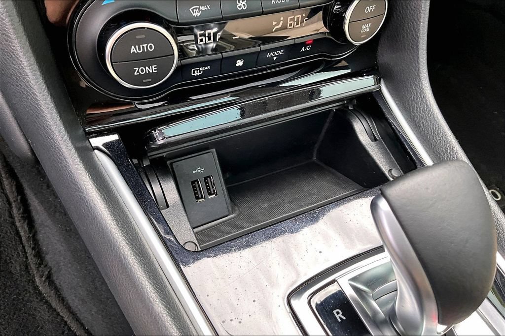 Used 2018 INFINITI QX30 Premium w/ Navigation Package FWD image 35