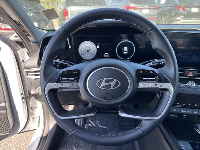 Used 2025 Hyundai Elantra SEL FWD image 23