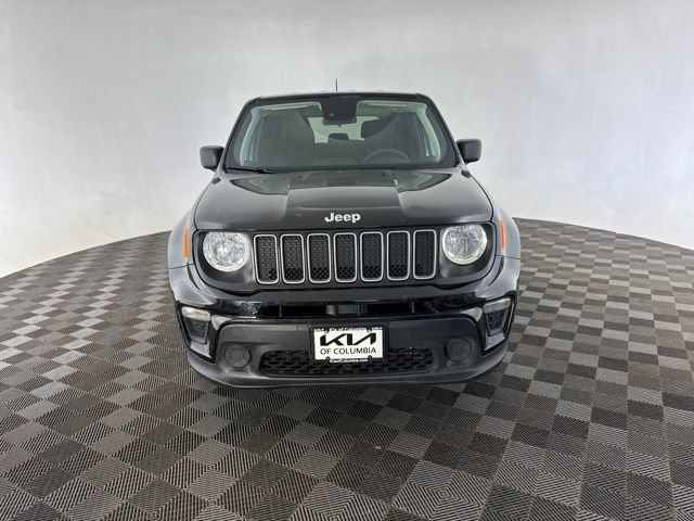 Used 2023 Jeep Renegade Latitude AWD/4WD image 3