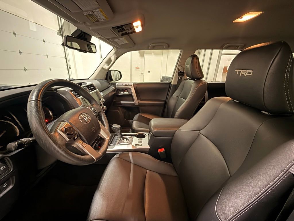 Used 2022 Toyota 4Runner TRD Sport AWD/4WD image 15
