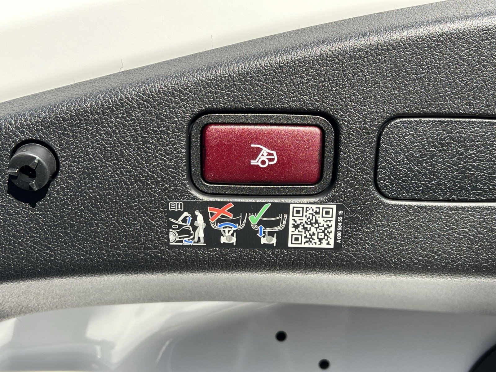 New 2026 Mercedes-Benz CLE 53 AMG 4MATIC Cabriolet image 25