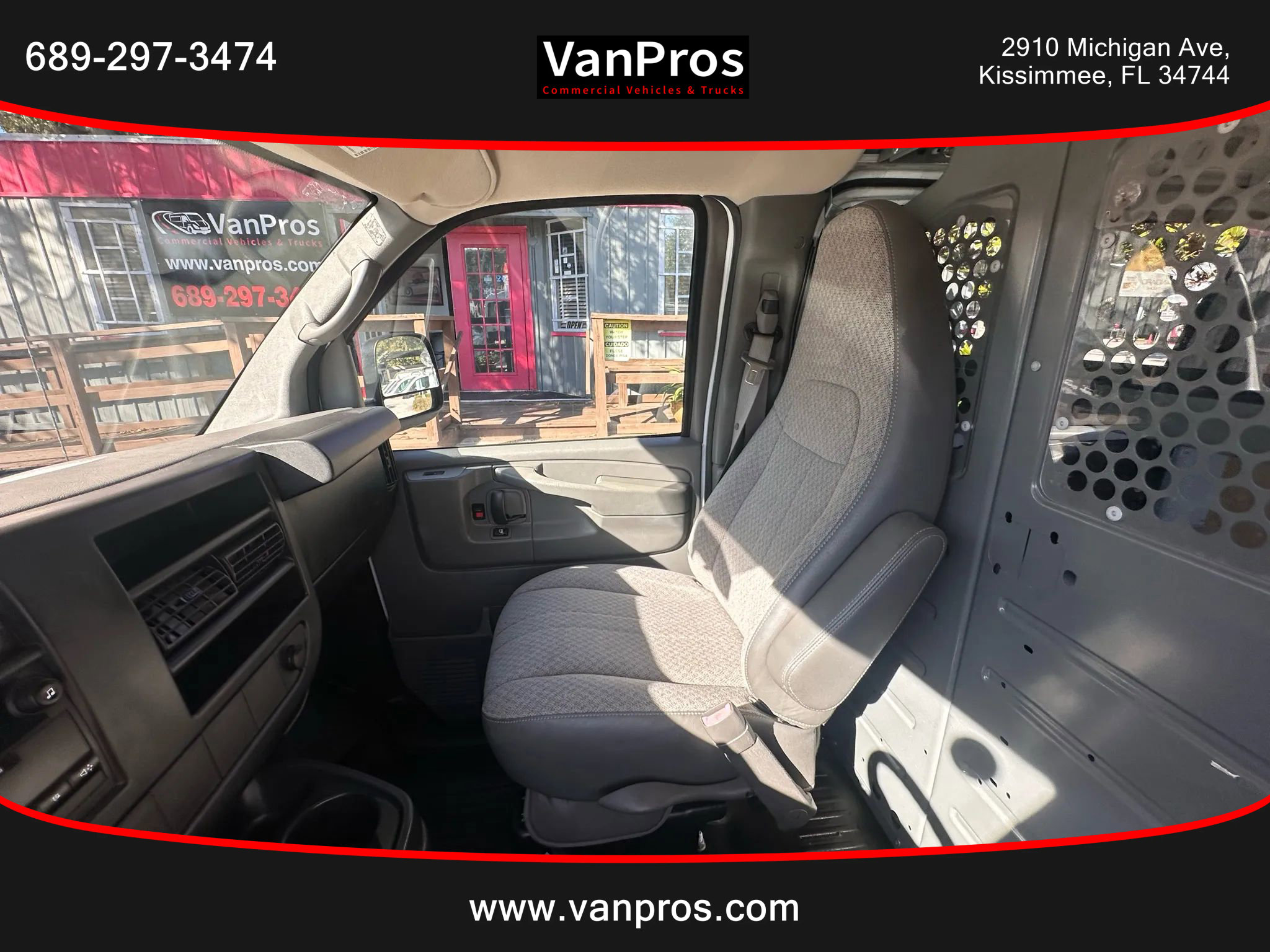 Used 2013 Chevrolet Express 2500 Van 3D image 11