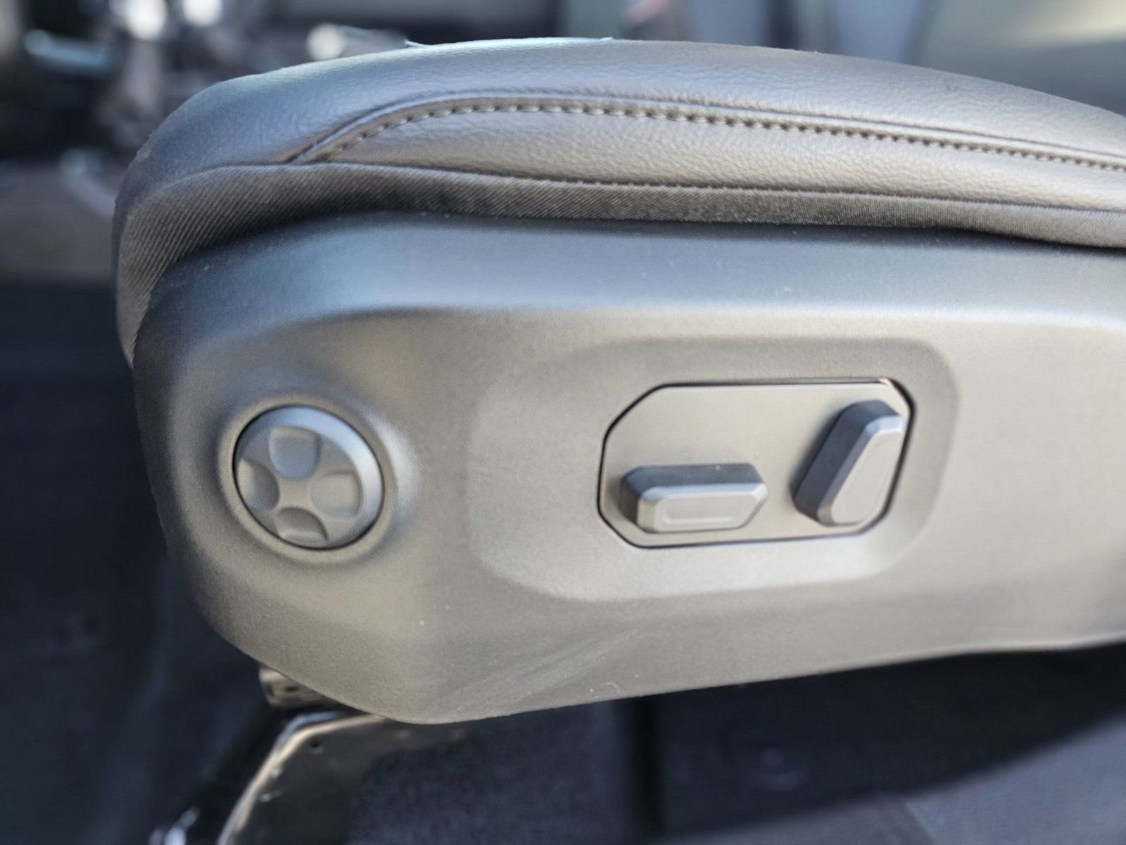 New 2026 Jeep Gladiator Sport image 17