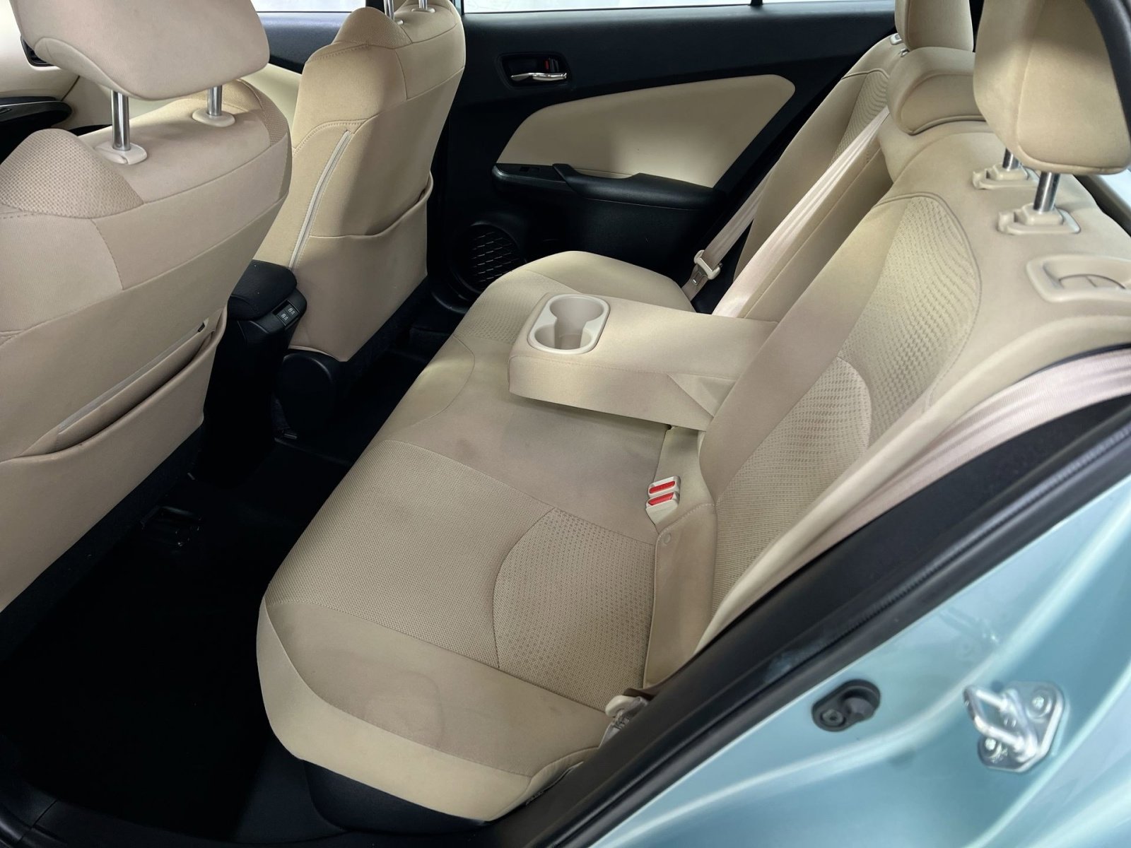 Used 2019 Toyota Prius LE image 28