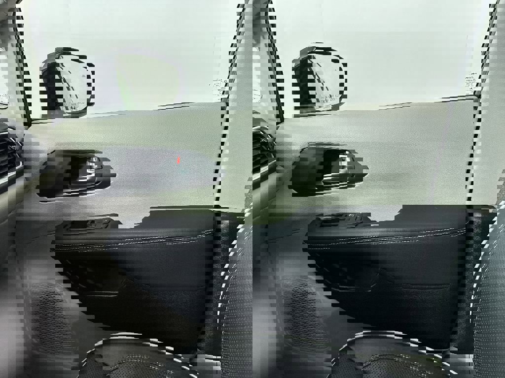 Used 2023 Chrysler Pacifica Limited image 44