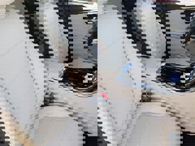 Used 2024 Mercedes-Benz GLC 300 4MATIC image 12