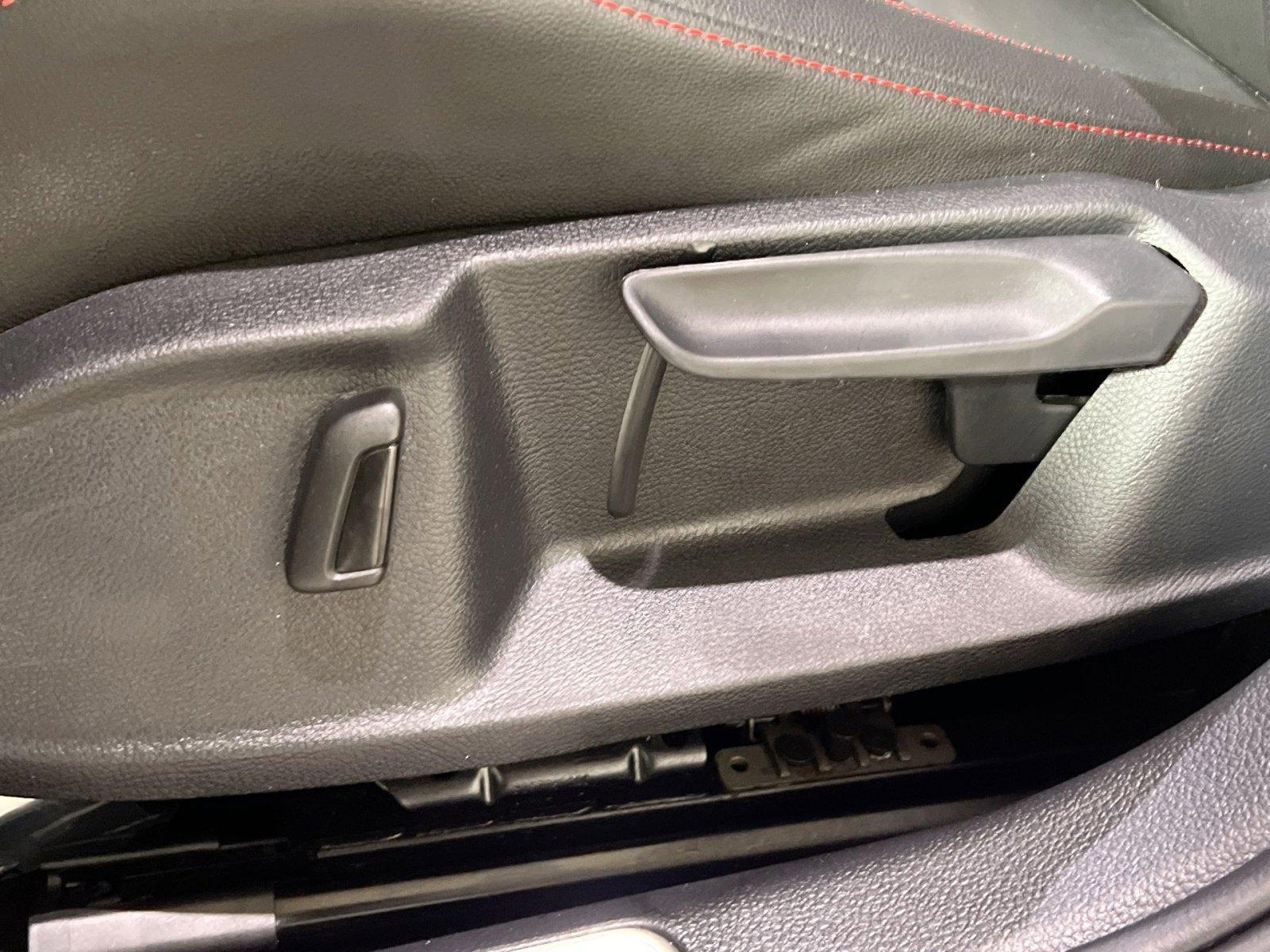 Used 2019 Volkswagen GTI SE image 23