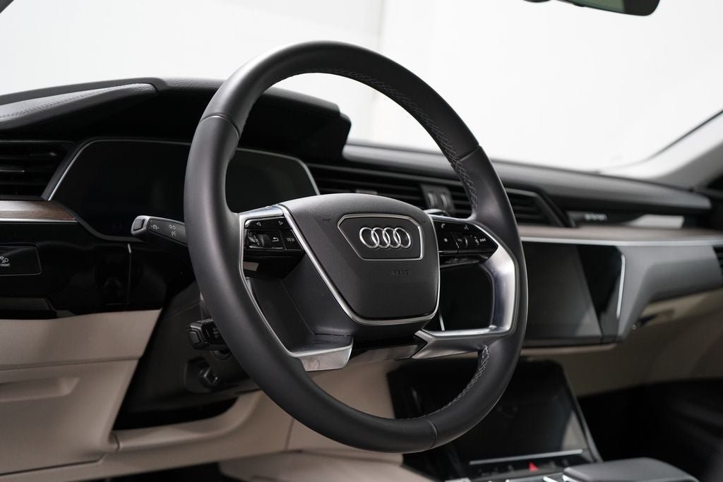 Used 2023 Audi e-tron Premium Plus w/ Premium Plus Package AWD/4WD image 11