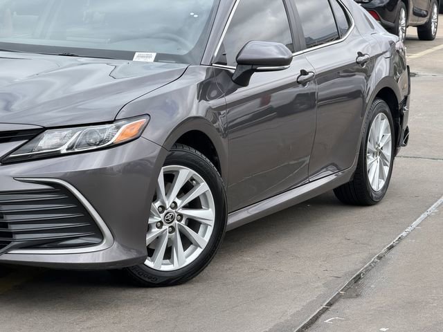 Used 2023 Toyota Camry LE w/ Convenience Package FWD image 3
