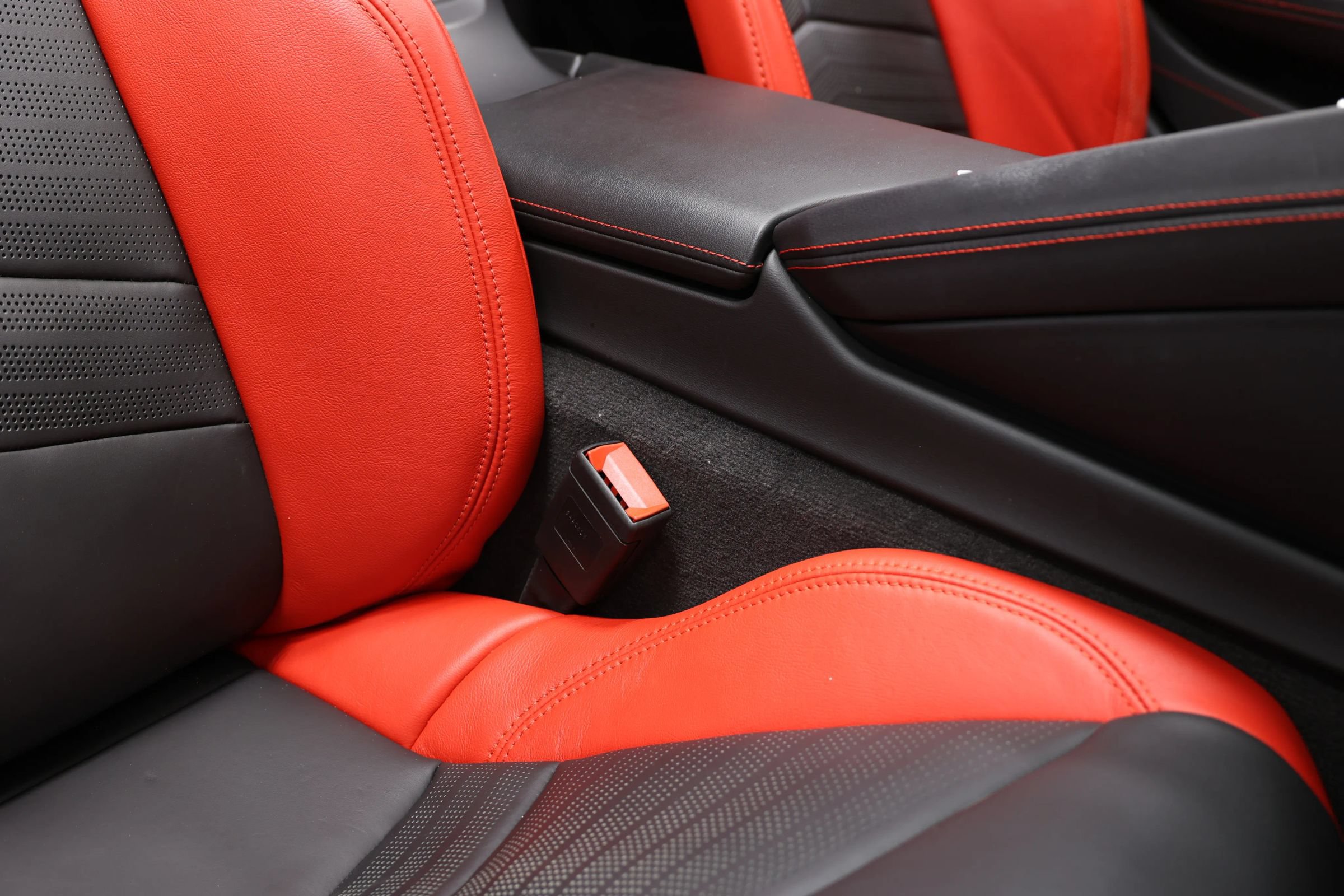 Used 2020 Chevrolet Corvette Stingray Preferred Cpe w/ 2LT Preferred Equipment Group RWD image 87
