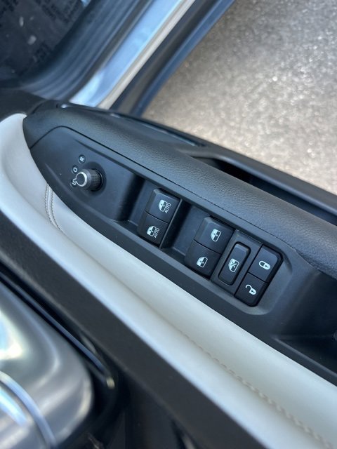 Used 2022 Jeep Compass Limited image 25