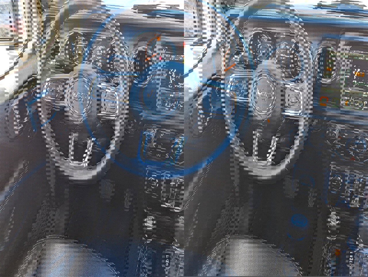 Used 2018 Jeep Wrangler Unlimited Sahara image 17