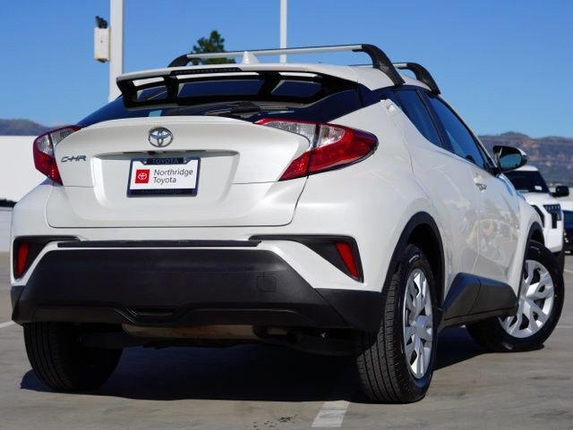 Used 2019 Toyota C-HR LE image 5