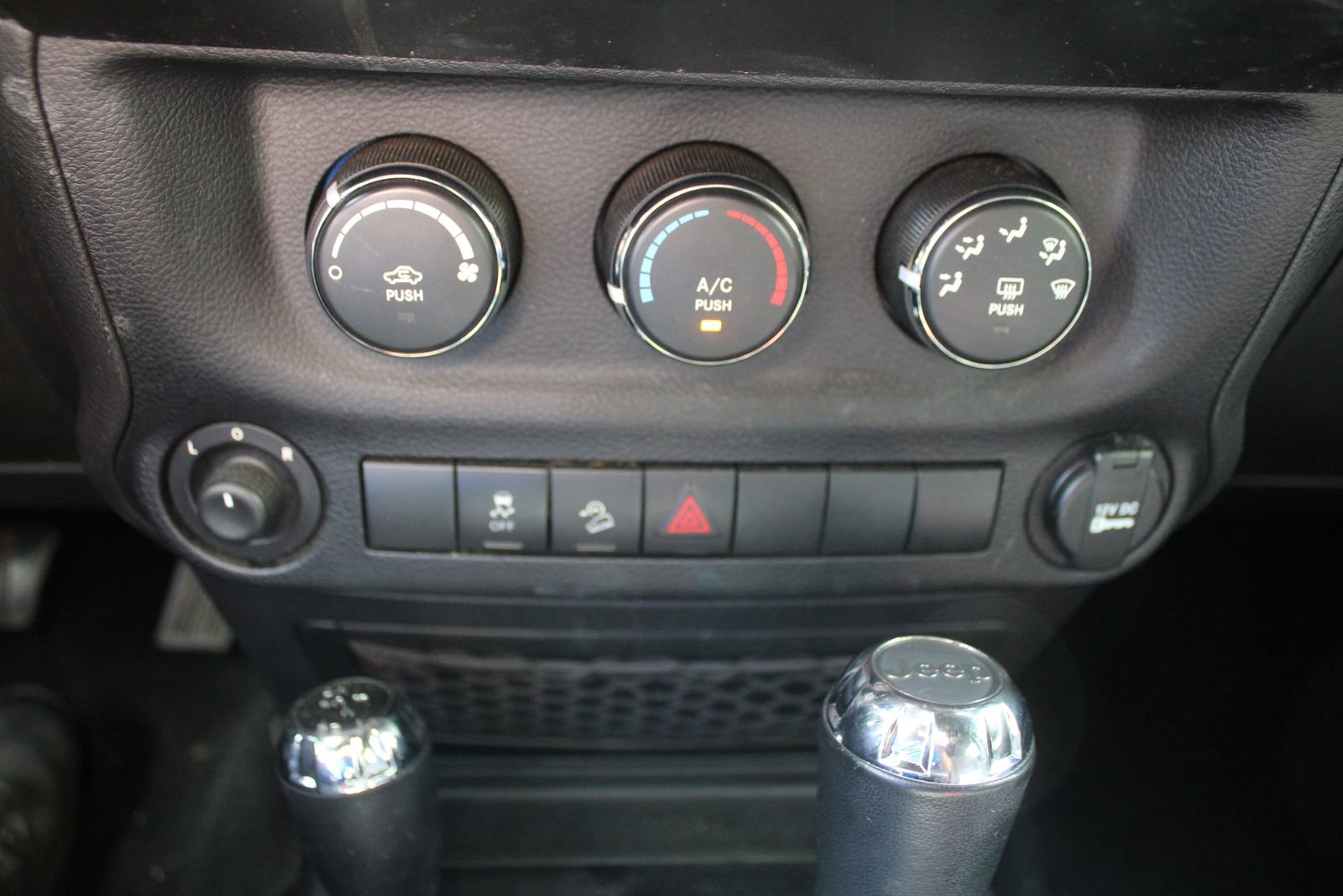 Used 2015 Jeep Wrangler Unlimited Sport w/ Quick Order Package 24S image 32