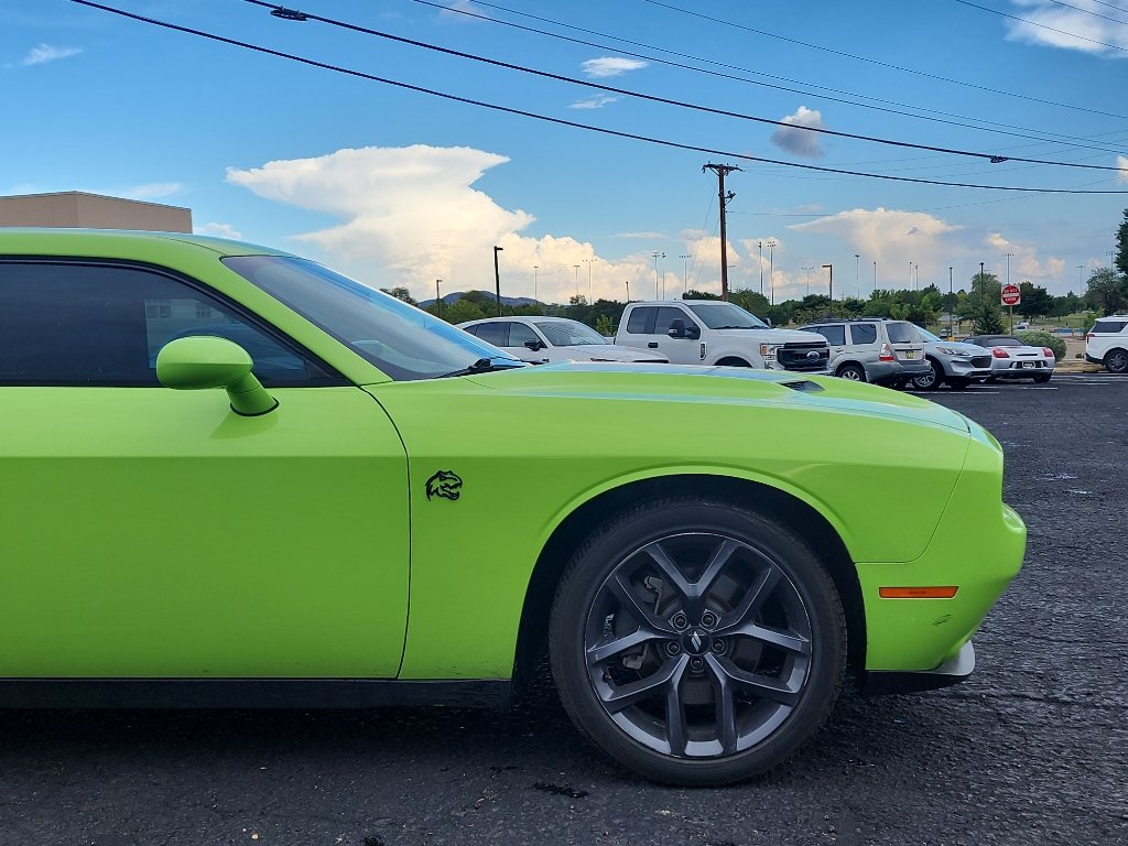 Used 2015 Dodge Challenger R/T w/ Quick Order Package 22B R/T RWD image 4