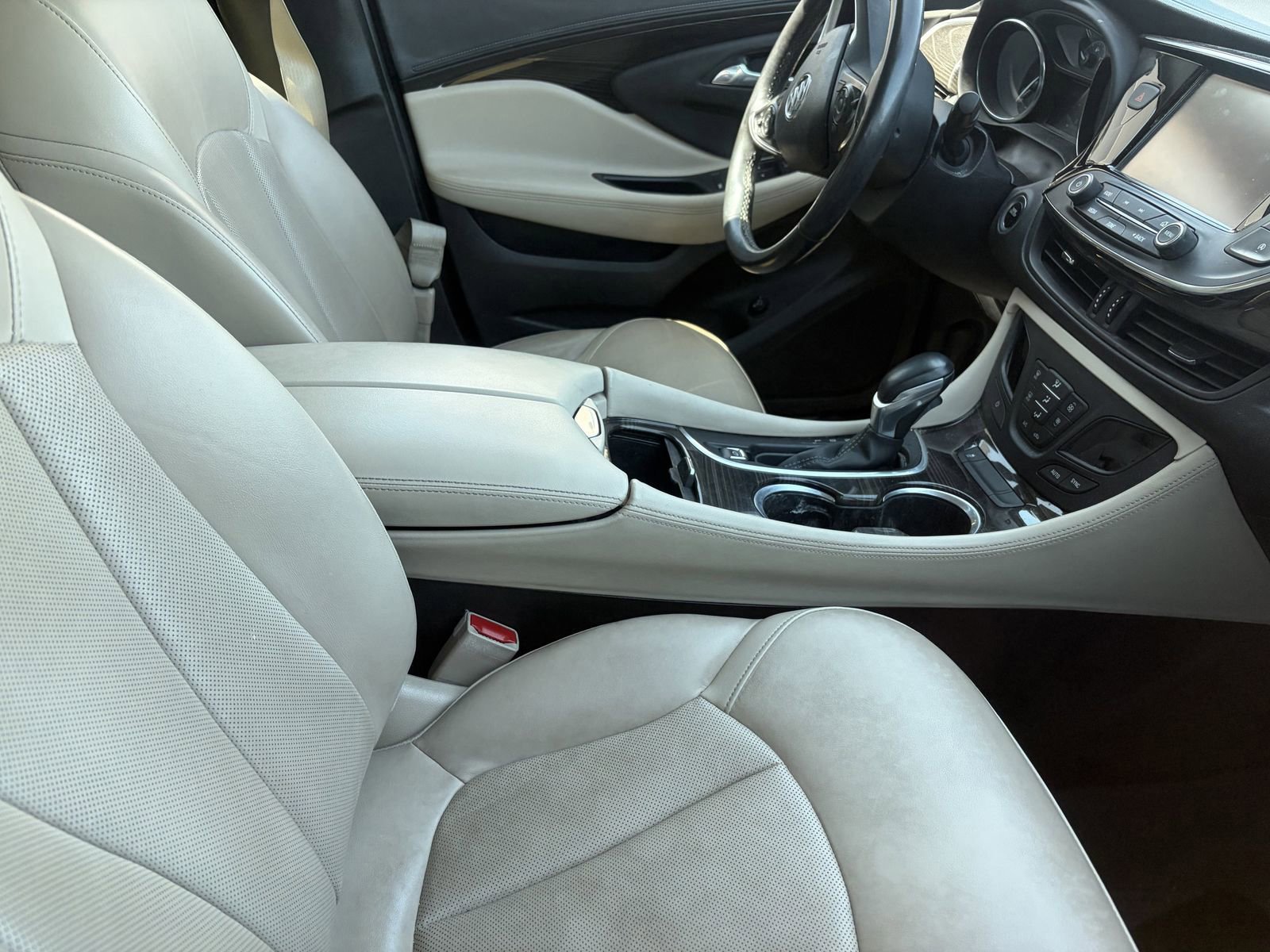 Used 2019 Buick Envision Essence w/ LPO, Active Package FWD image 9