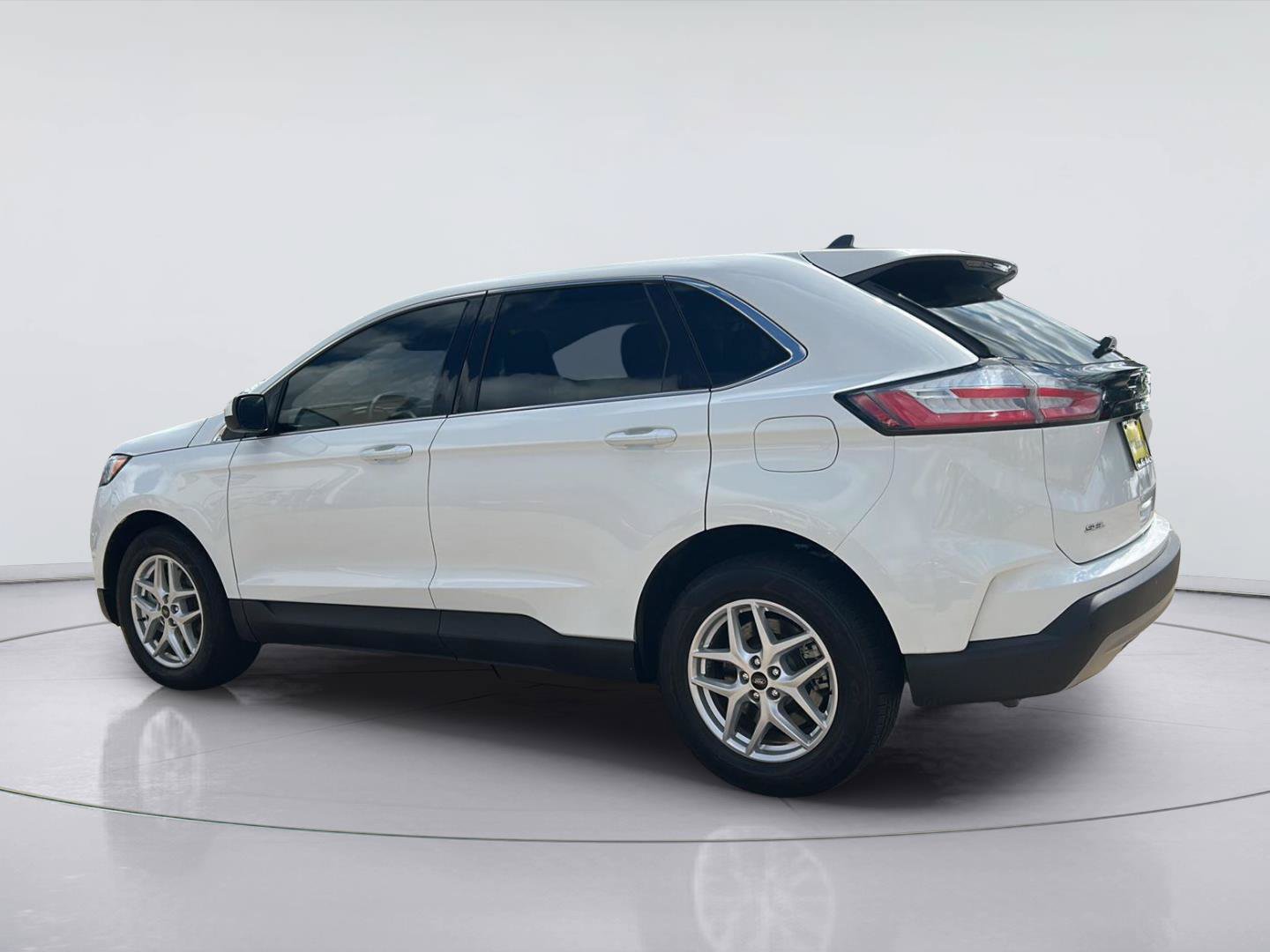 Used 2023 Ford Edge SEL AWD/4WD image 6