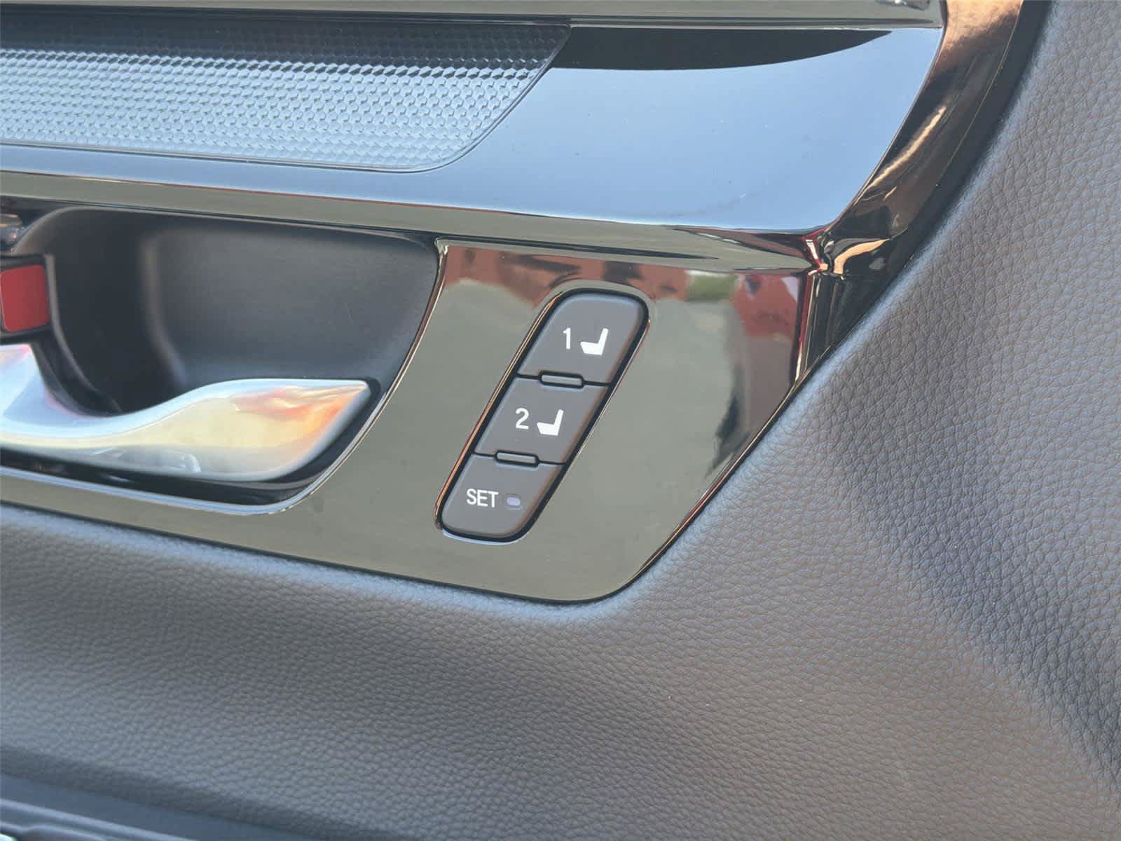 Used 2025 Honda CR-V EX-L image 39