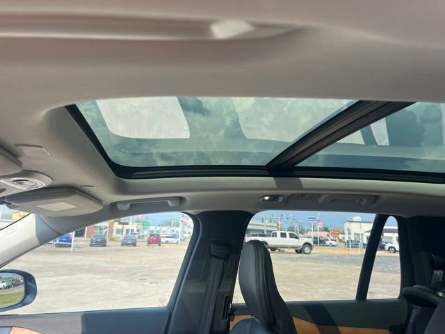 Used 2022 Volvo XC90 T6 Momentum w/ Advanced Package image 13