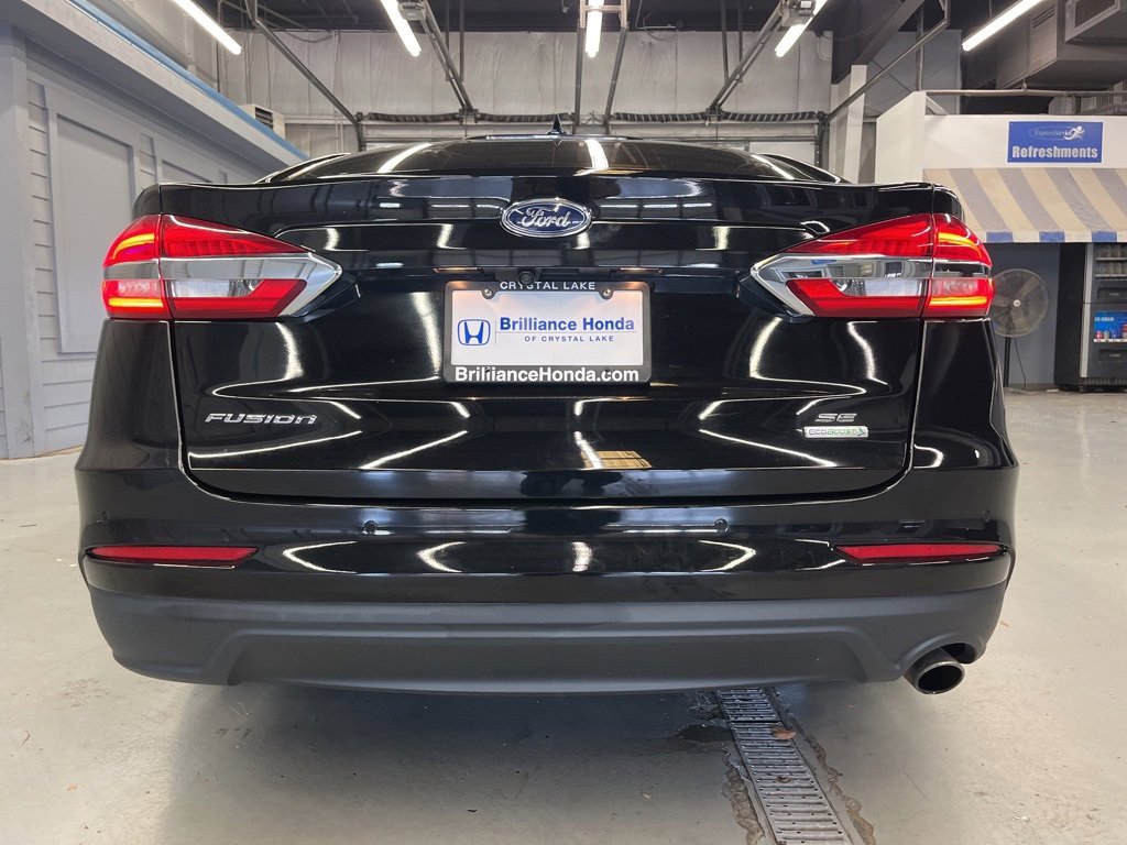 Used 2020 Ford Fusion SE image 6