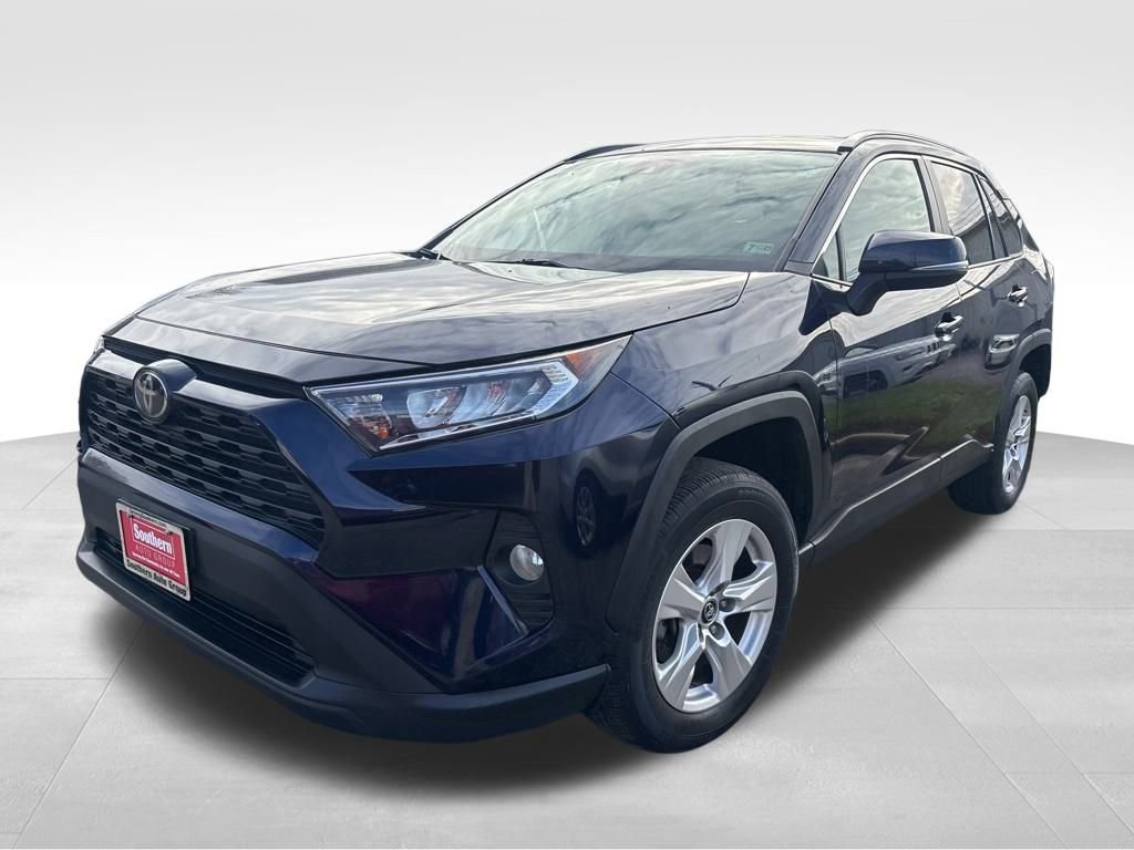 Used 2020 Toyota RAV4 XLE image 3