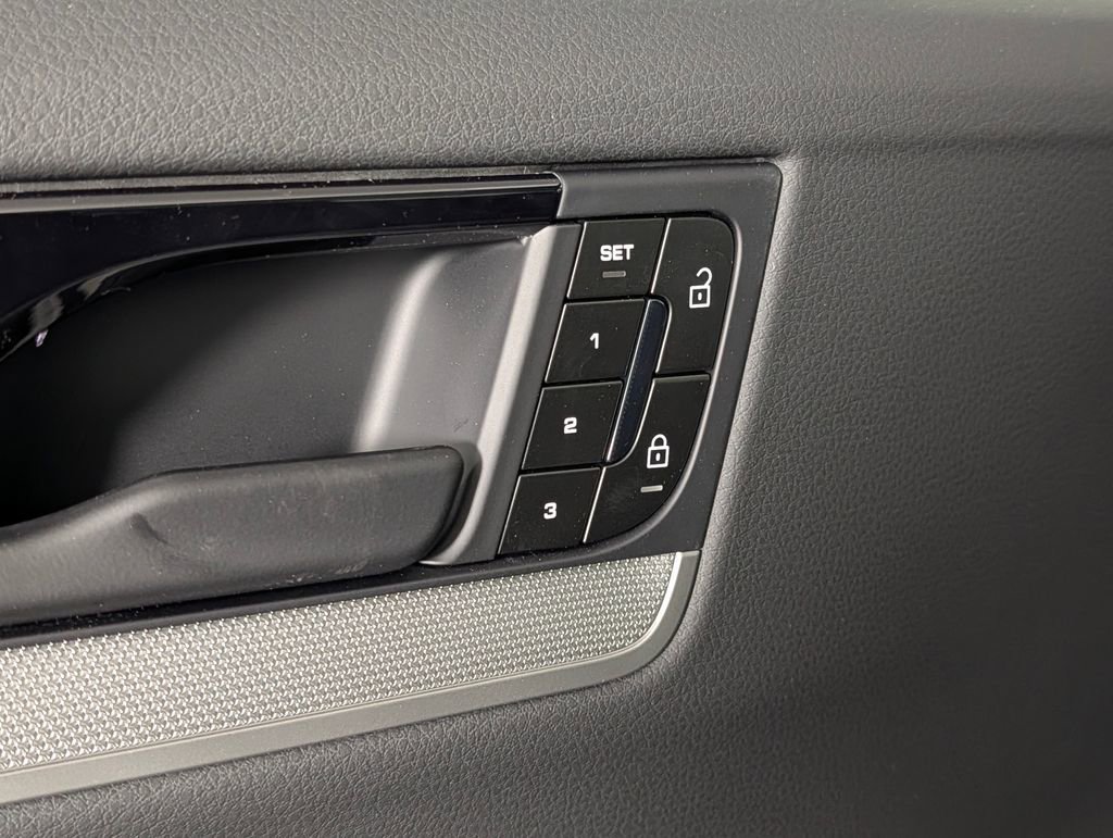 New 2026 Porsche Cayenne image 26