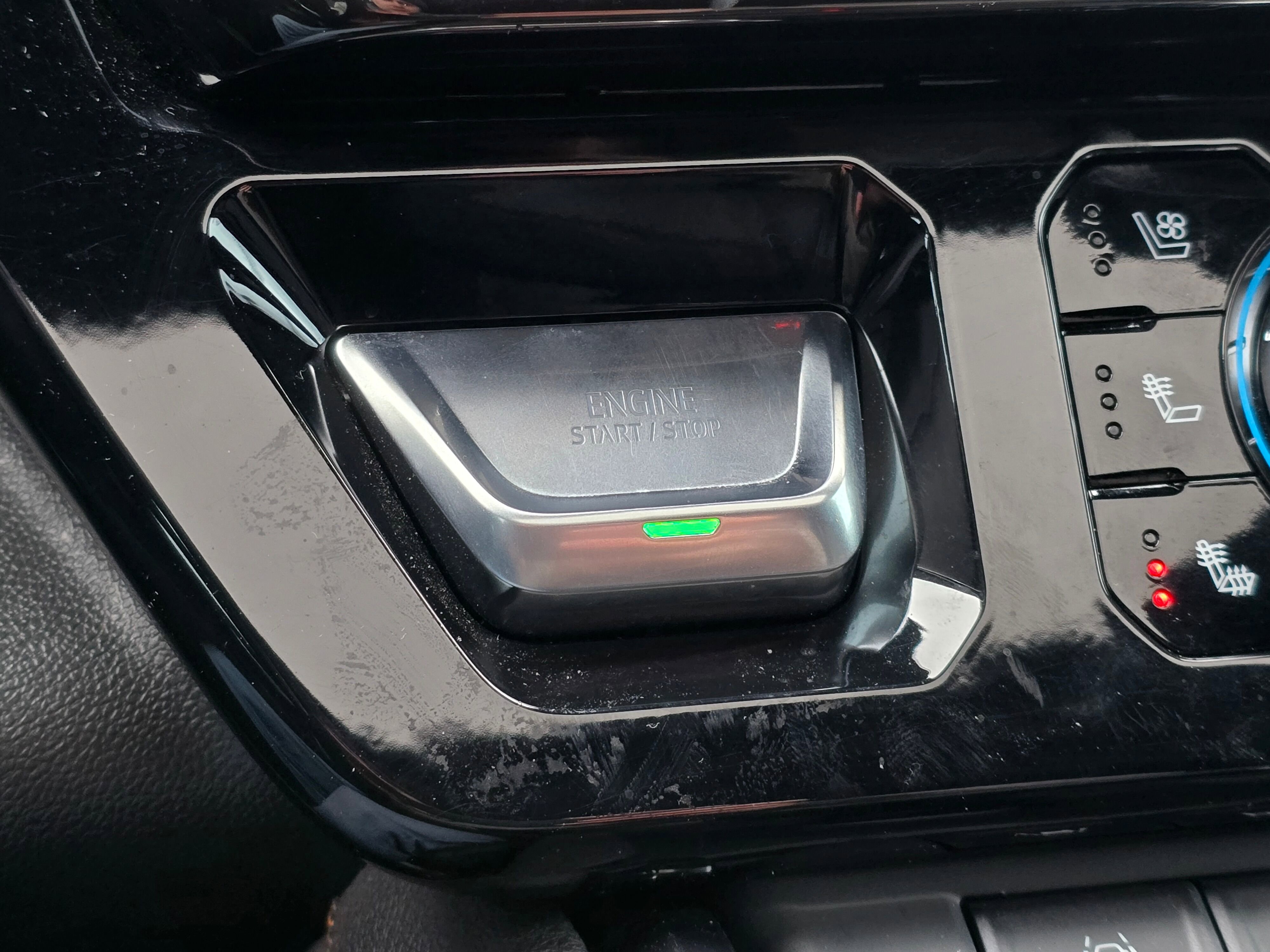 Used 2024 GMC Sierra 1500 AT4 w/ Technology Package AWD/4WD image 35