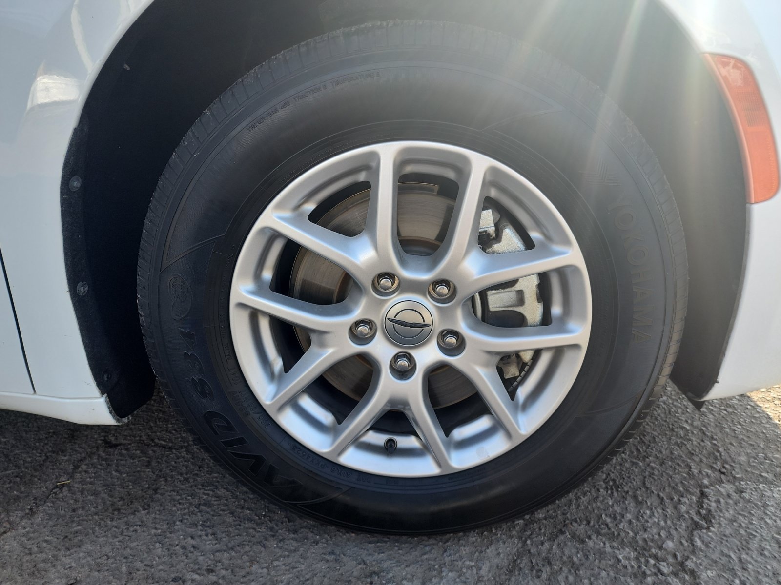 Used 2024 Chrysler Pacifica Touring-L FWD image 29