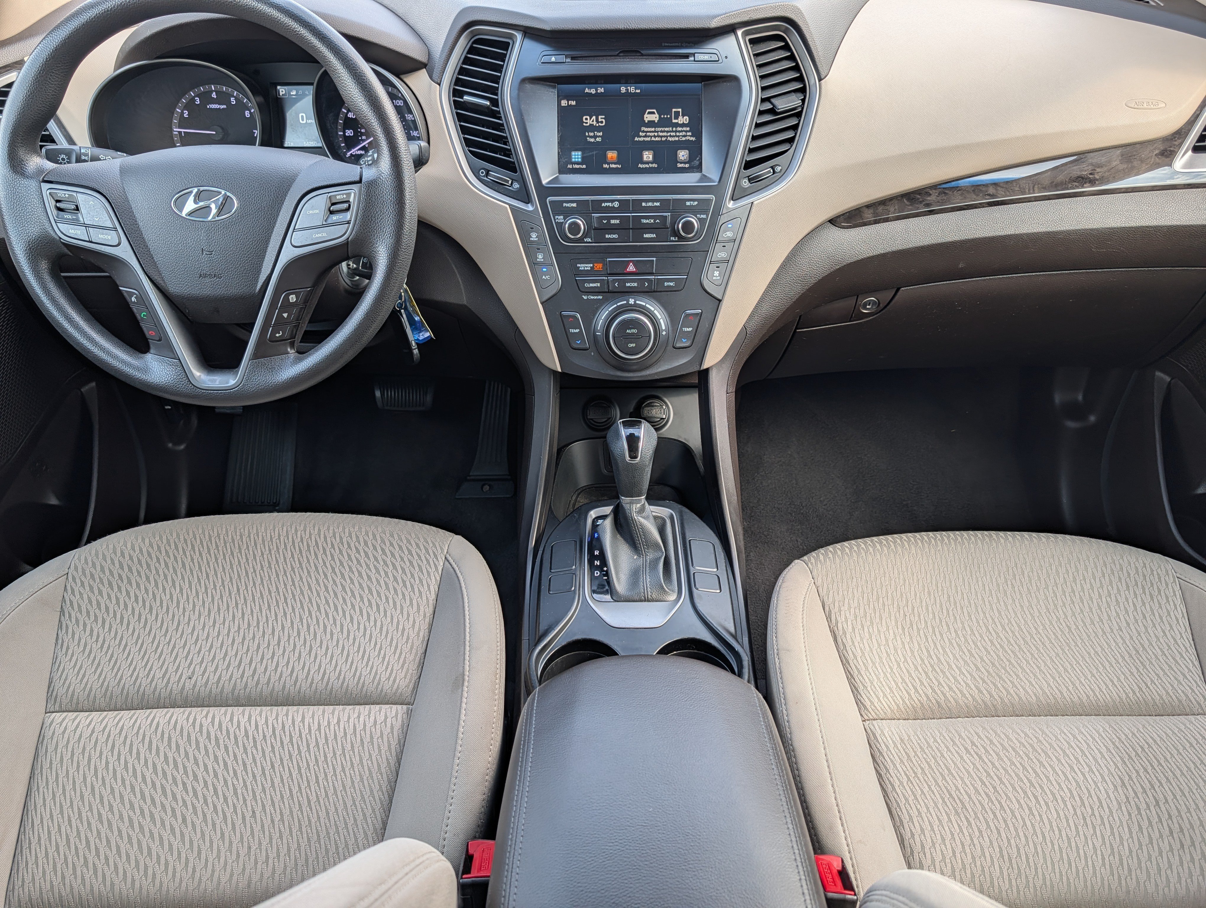 Used 2018 Hyundai Santa Fe SE AWD/4WD image 10