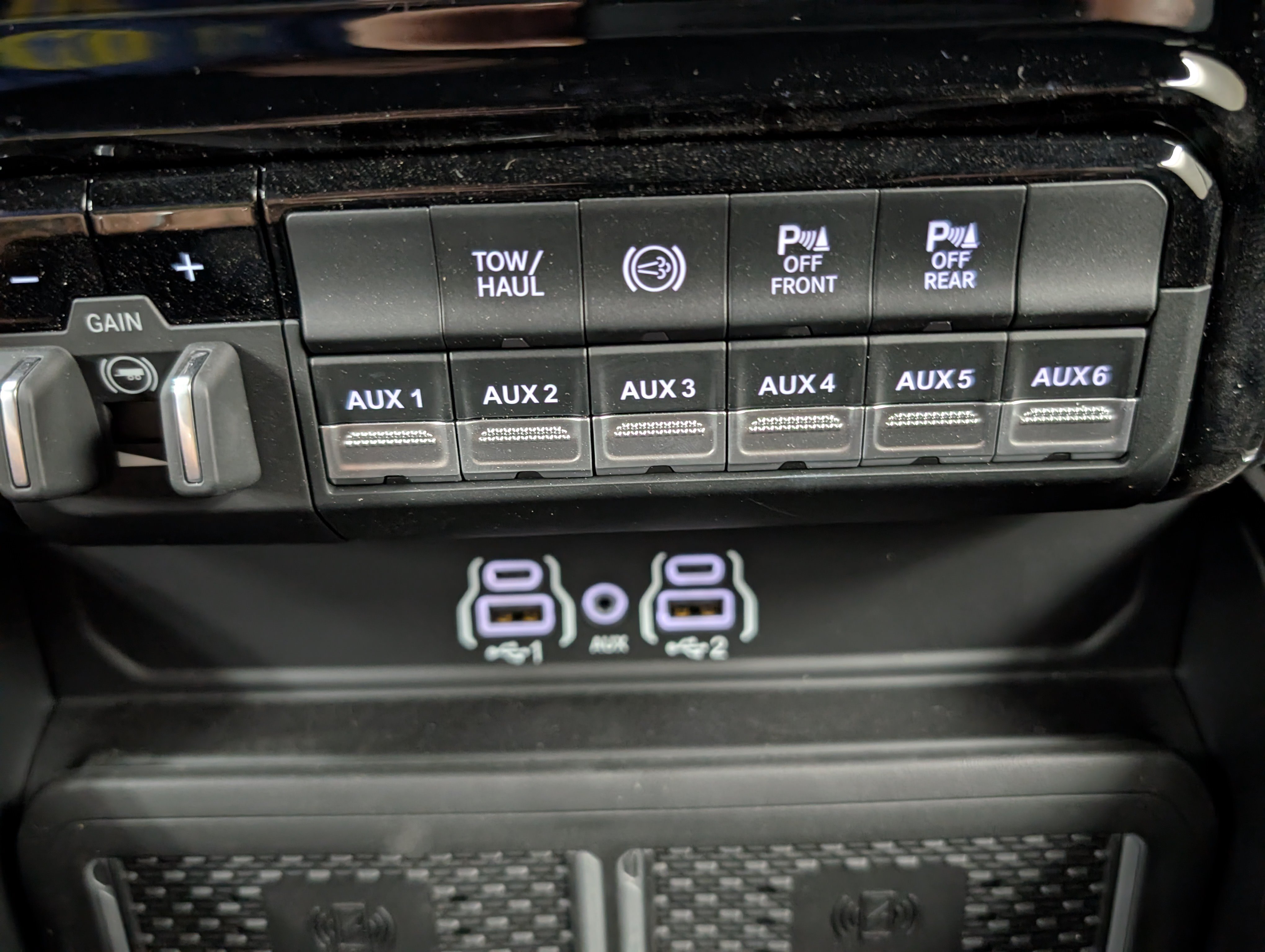 New 2026 RAM 3500 Laramie AWD/4WD image 8