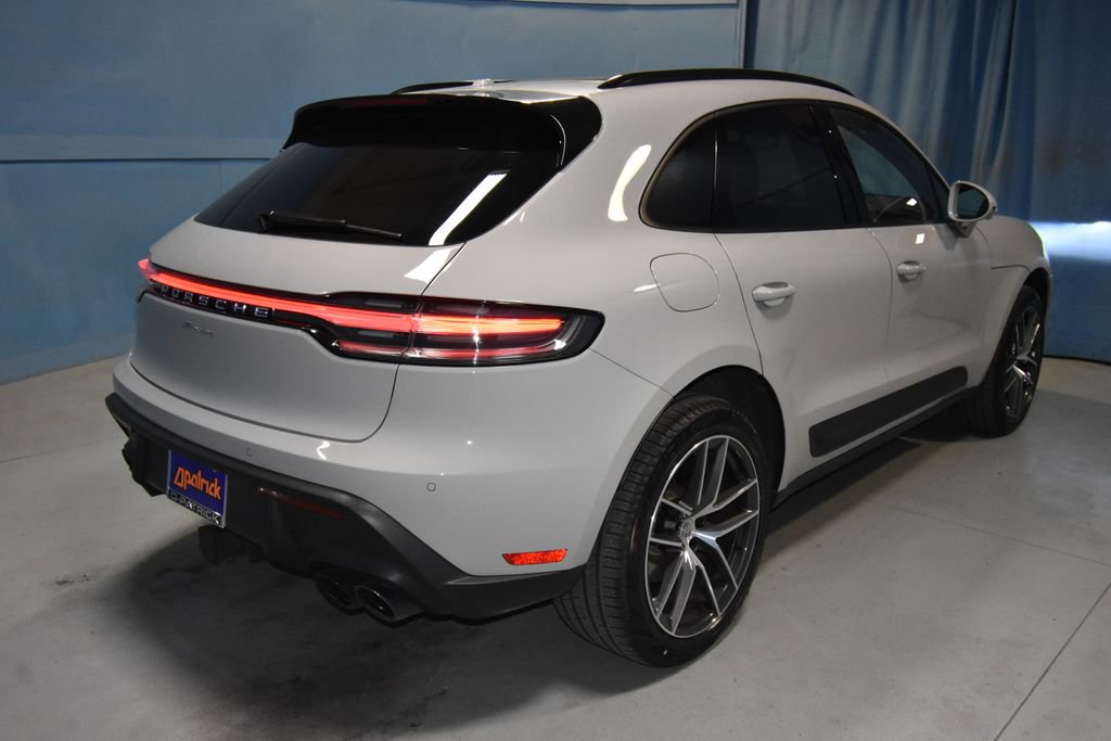 Certified 2025 Porsche Macan image 30