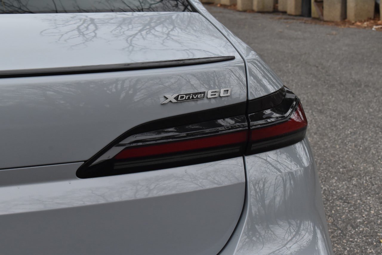 Used 2023 BMW i7 xDrive60 AWD/4WD image 43