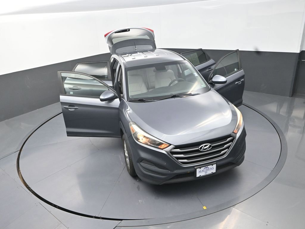 Used 2018 Hyundai Tucson SE image 32