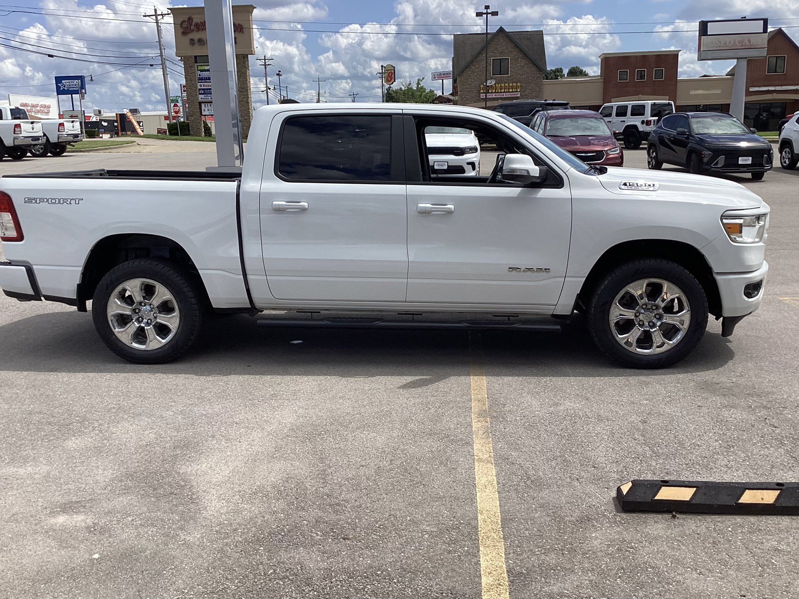 Used 2022 RAM 1500 Big Horn AWD/4WD image 4