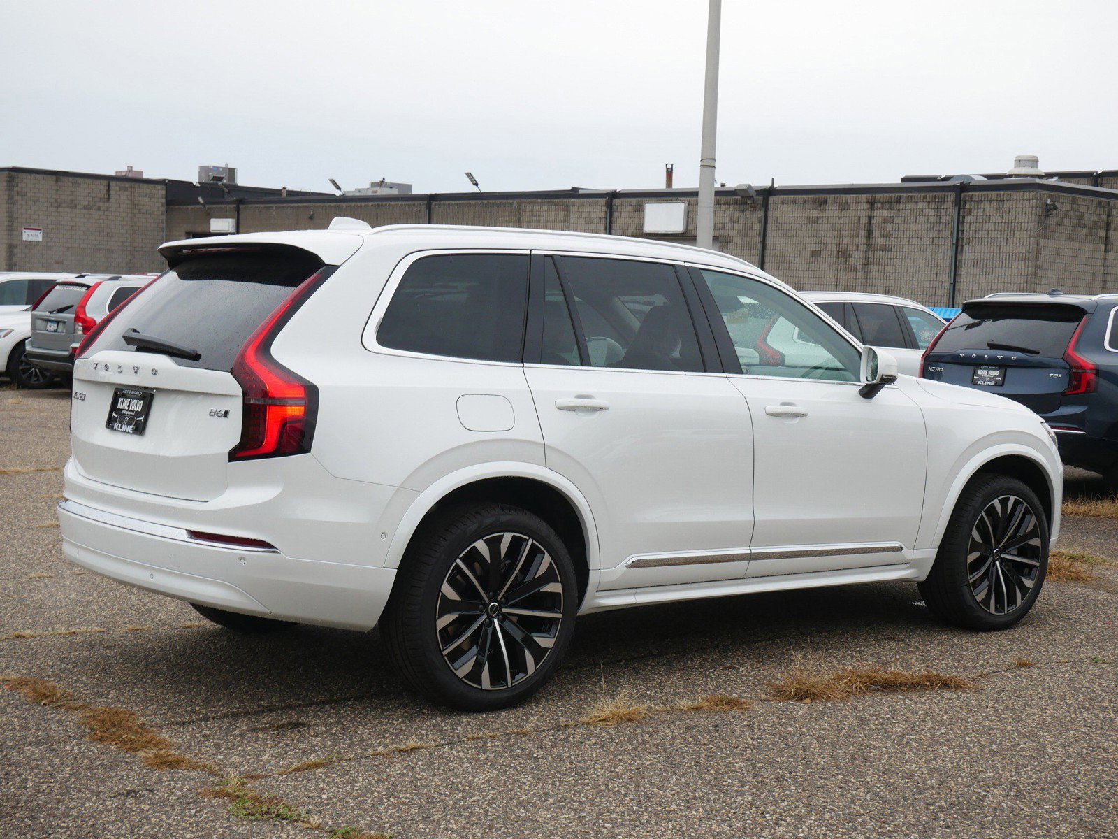 New 2026 Volvo XC90 B6 Ultra image 3