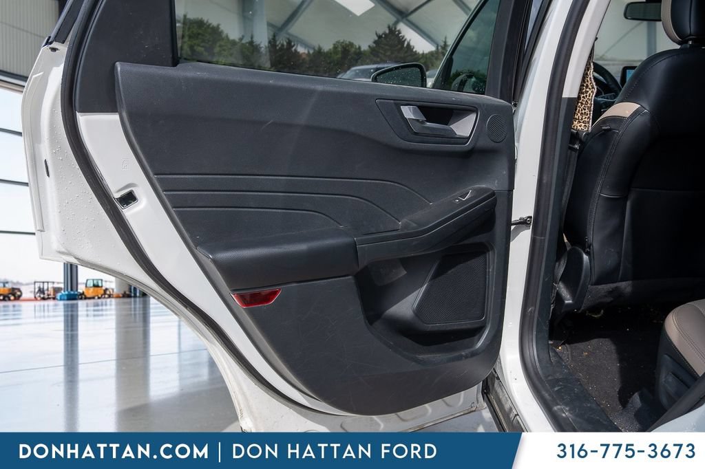 Used 2021 Ford Escape Titanium AWD/4WD image 14