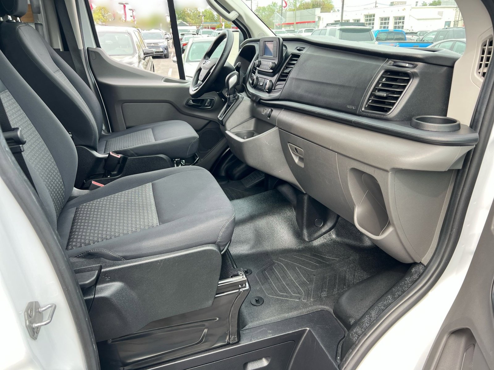 Used 2024 Ford Transit 250 Low Roof w/ Exterior Upgrade Package image 30