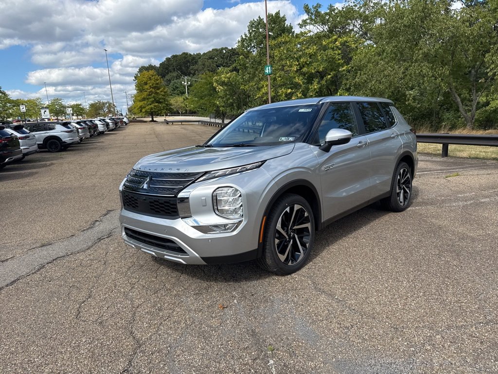 New 2025 Mitsubishi Outlander SE image 16