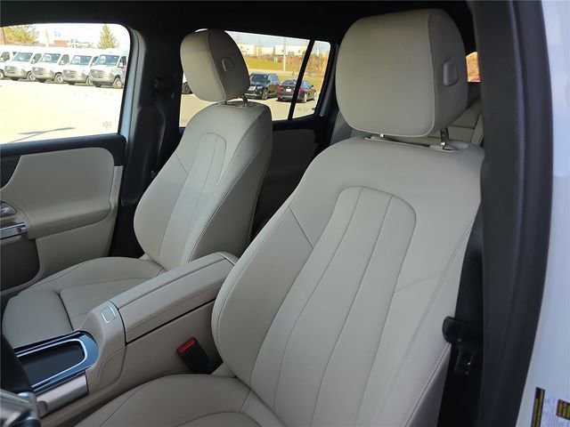 Used 2025 Mercedes-Benz GLB 250 4MATIC image 24