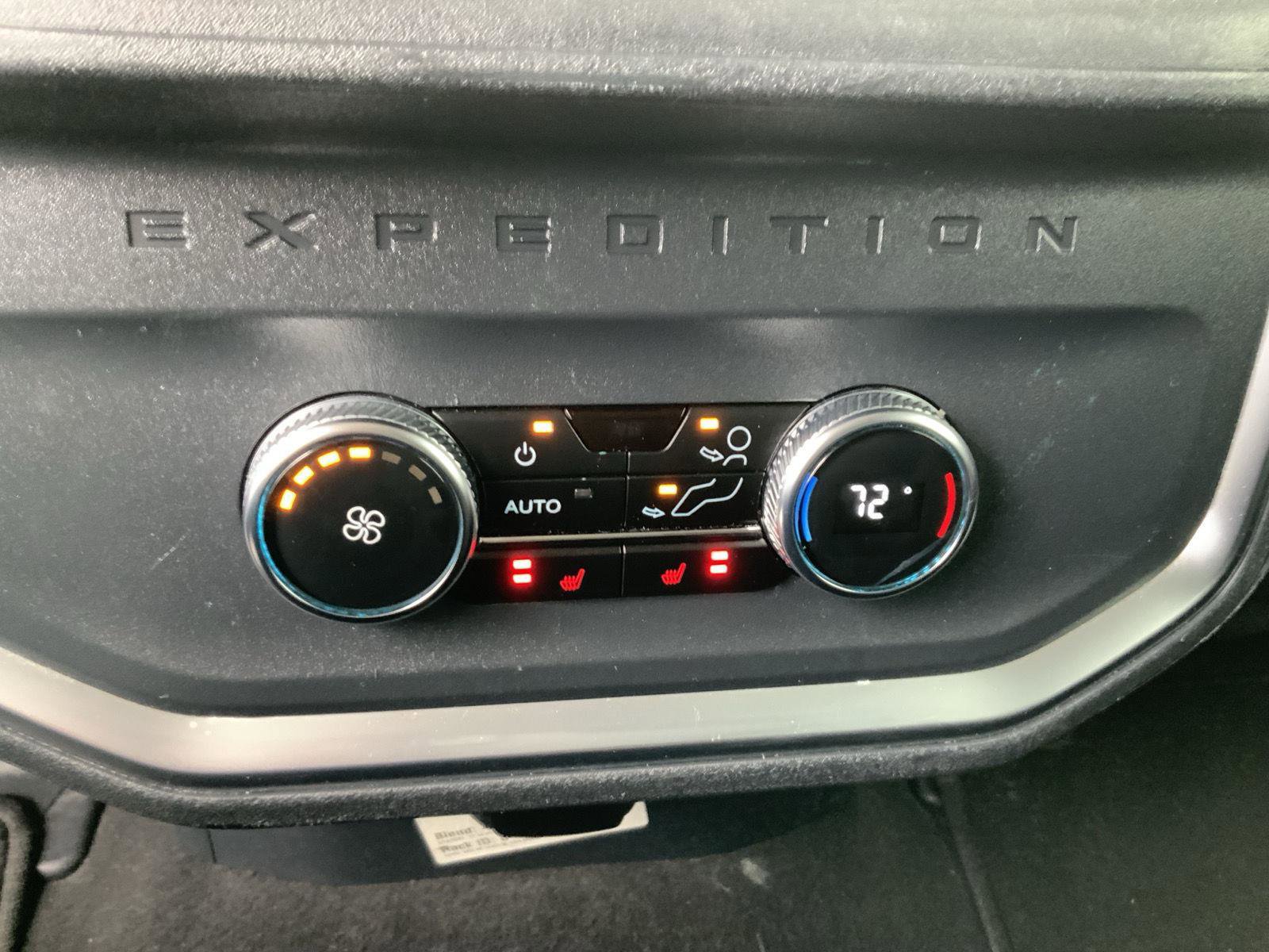 Used 2025 Ford Expedition Platinum image 62