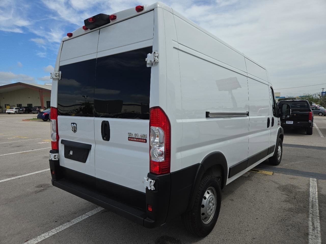 Used 2021 RAM ProMaster 2500 FWD image 4