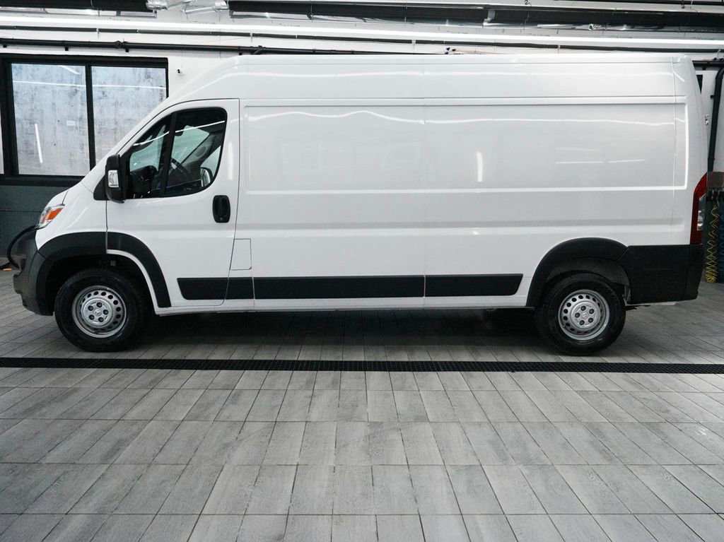 Used 2025 RAM ProMaster 2500 w/ Convenience Group FWD image 4