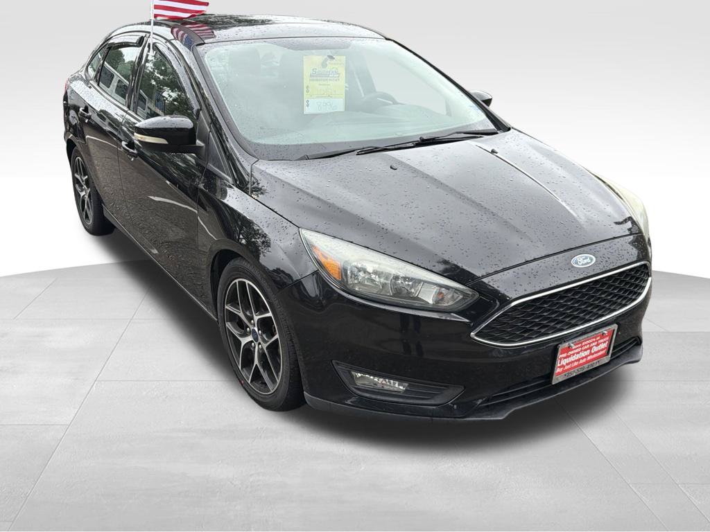 Used 2017 Ford Focus SEL FWD image 3