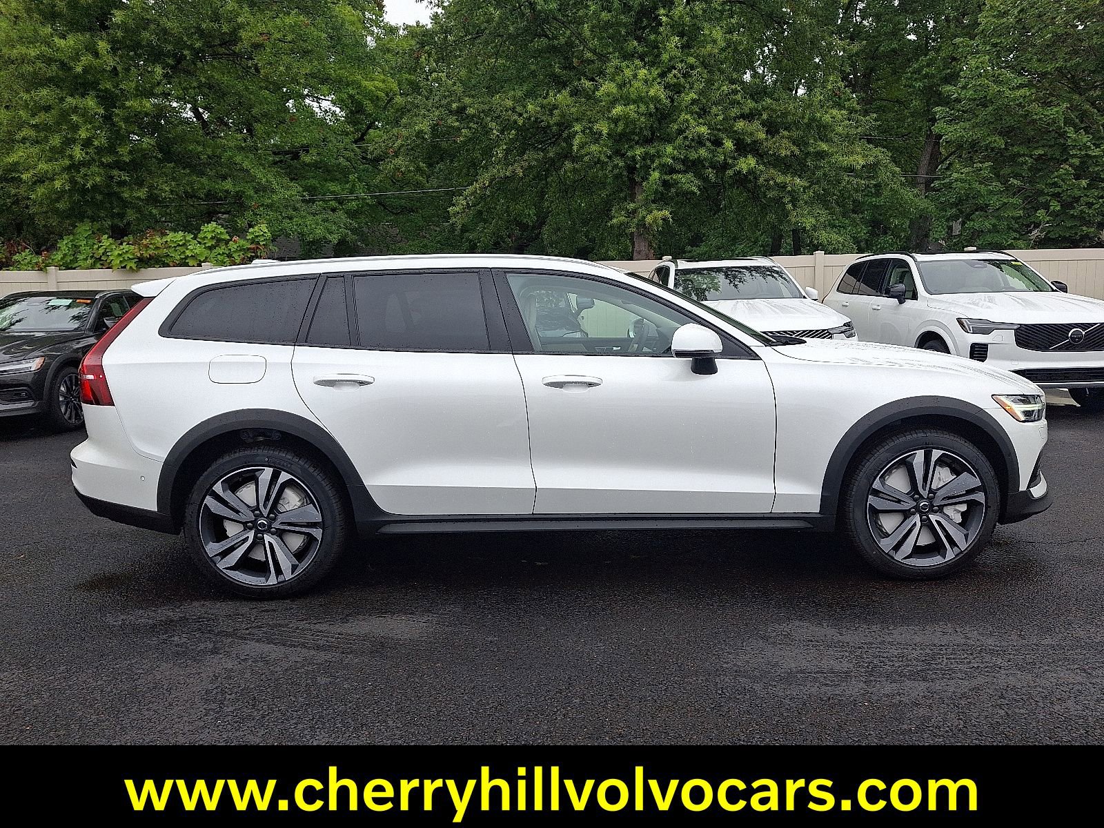 New 2026 Volvo V60 B5 Cross Country Plus w/ Protection Package Premier image 8