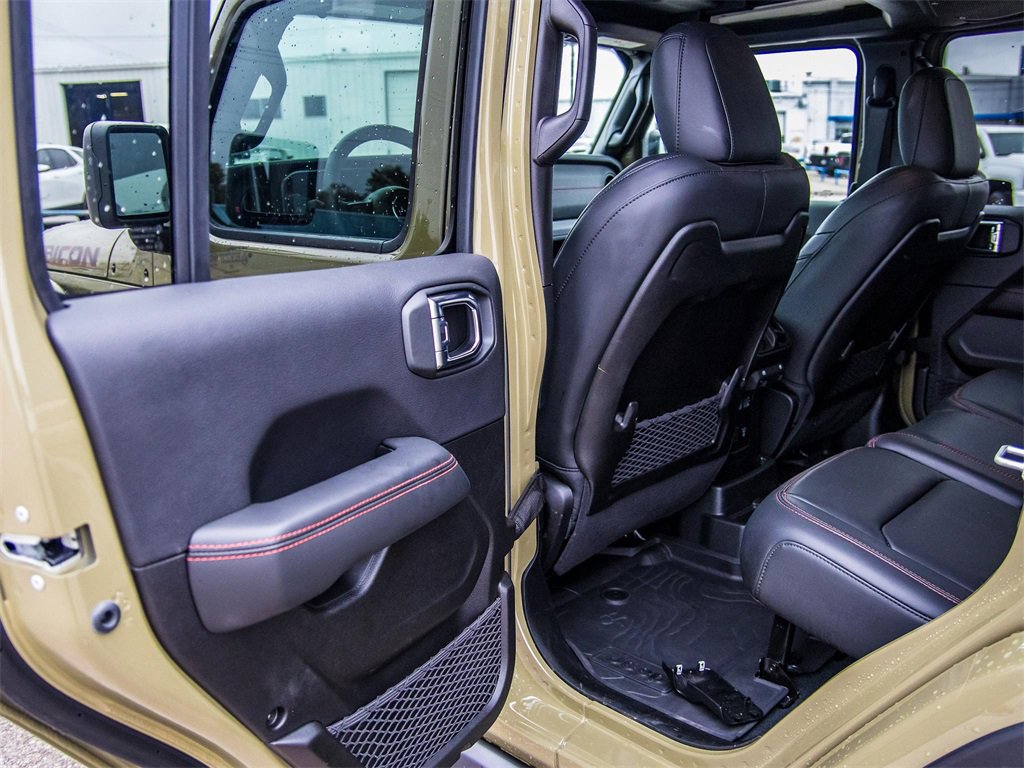 Used 2025 Jeep Wrangler Unlimited Rubicon image 29