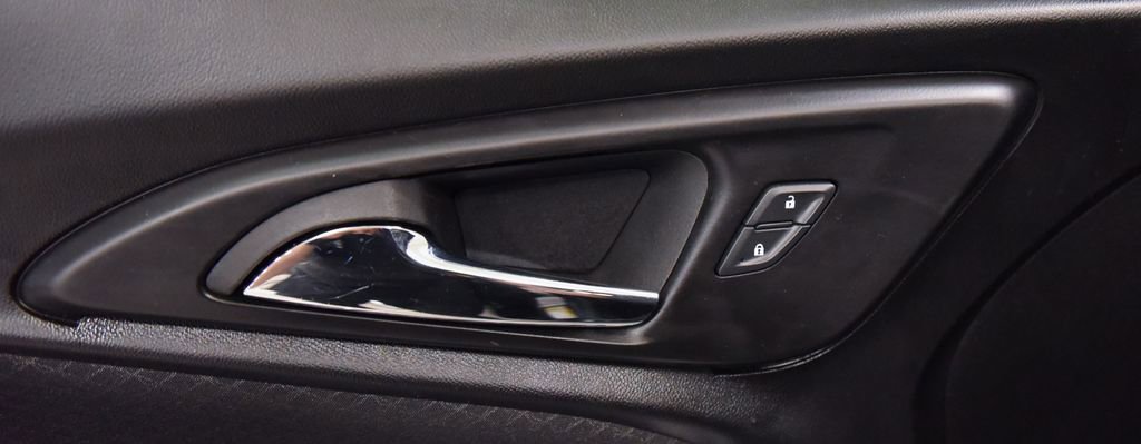 Used 2023 Chevrolet Malibu LT FWD image 17