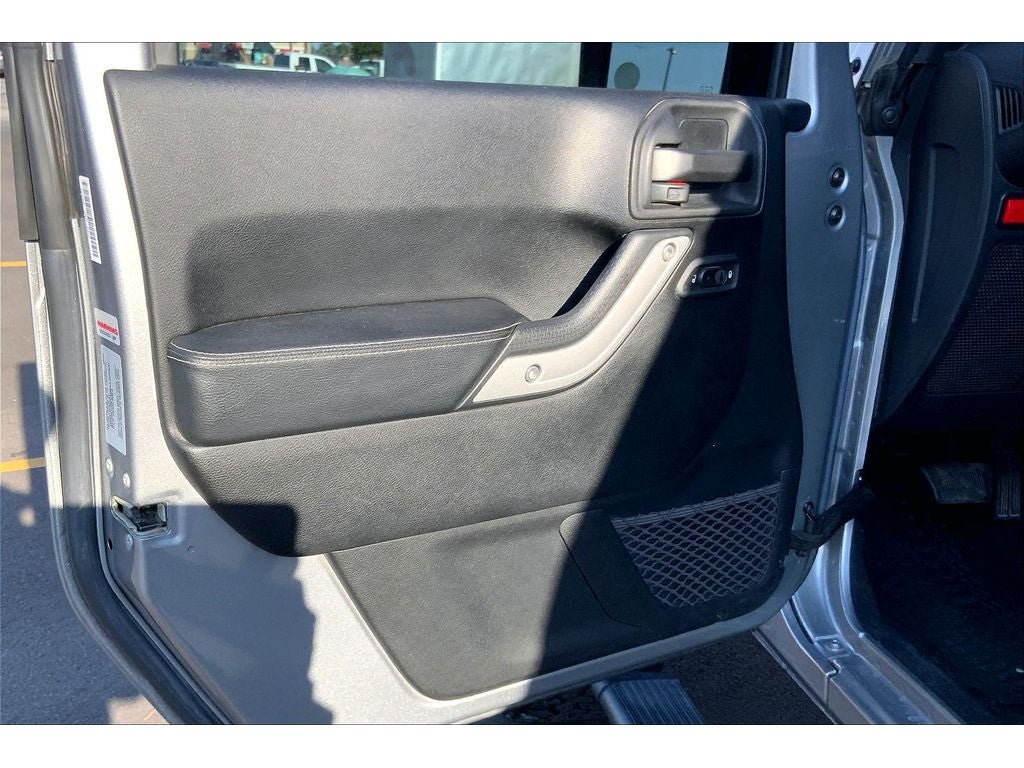 Used 2017 Jeep Wrangler Unlimited Rubicon AWD/4WD image 23