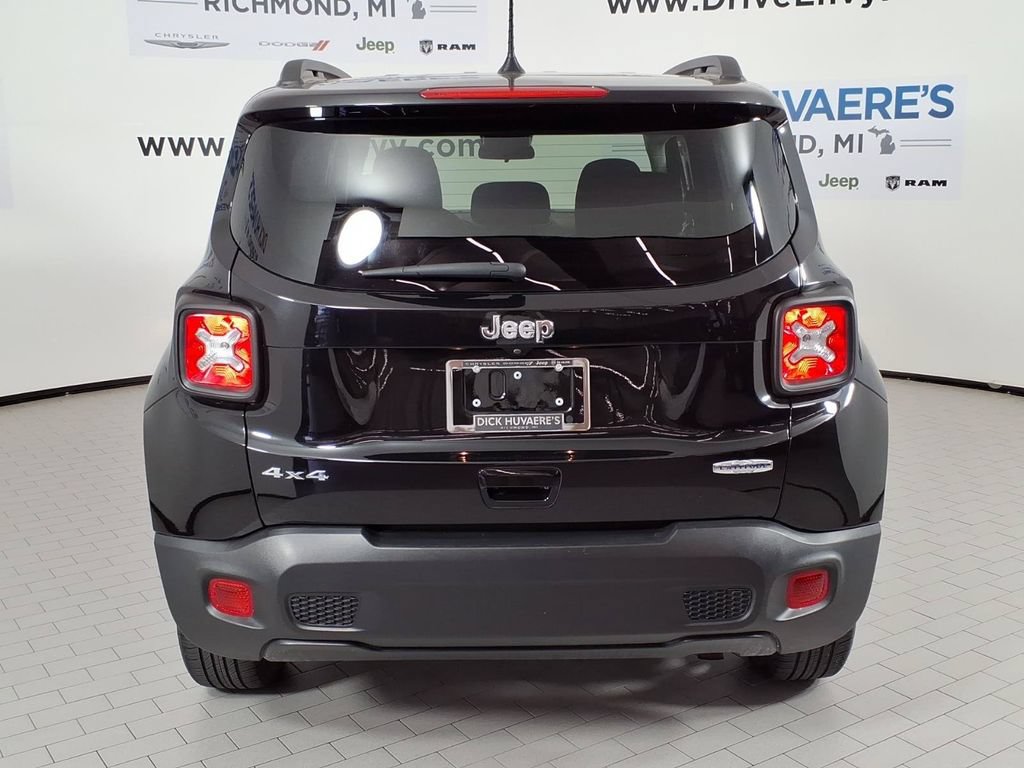 Used 2020 Jeep Renegade Latitude w/ Cold Weather Group AWD/4WD image 5